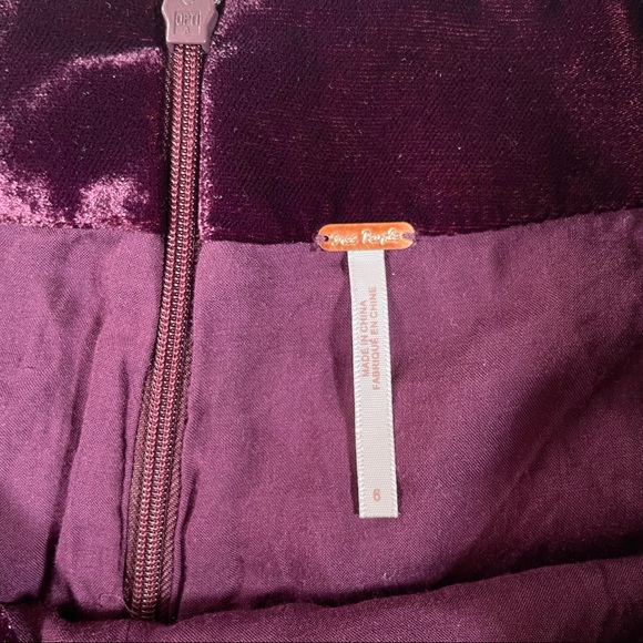 Free People High Waisted Velvet Shorts 6 Excellent Purple Dark Zip Shortie - Picture 3 of 3